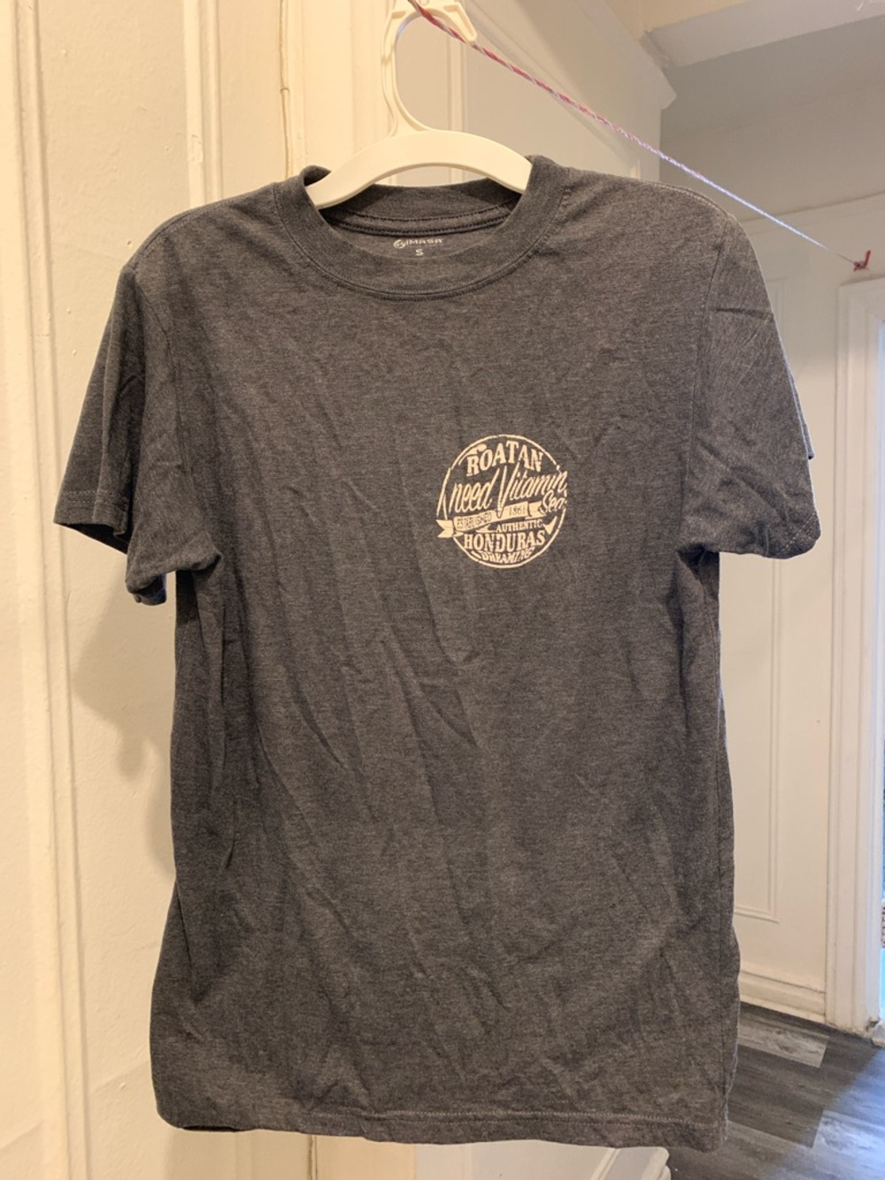 Men's Charcoal Graphic Crewneck T‑Shirt - Roatan Honduras Men’s Small
